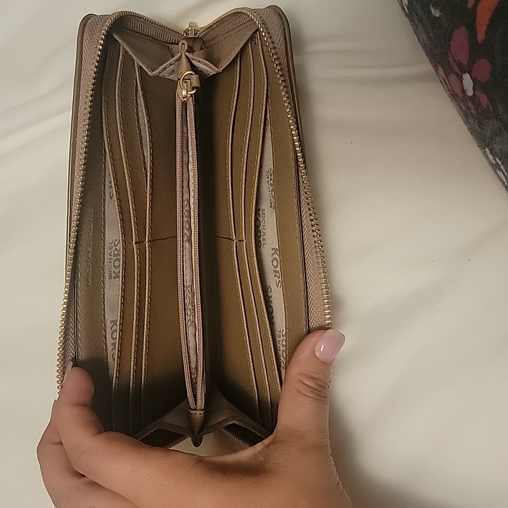 MK Wallet - Picture 4 of 4